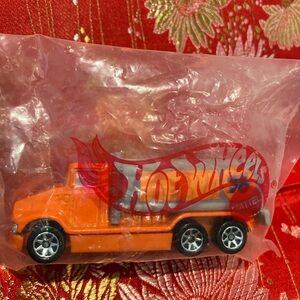 Vintage Hot Wheels Mattel Orange 76 Gas Truck Promo Die-Cast Toy 1994